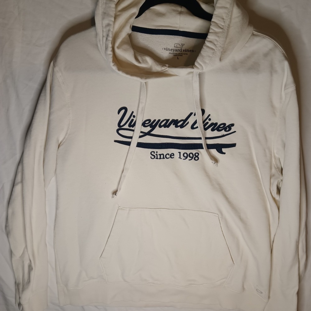 Size Large White Vineyard Vines Hoodie. Embroidered Not Screen Print. Large Logo
